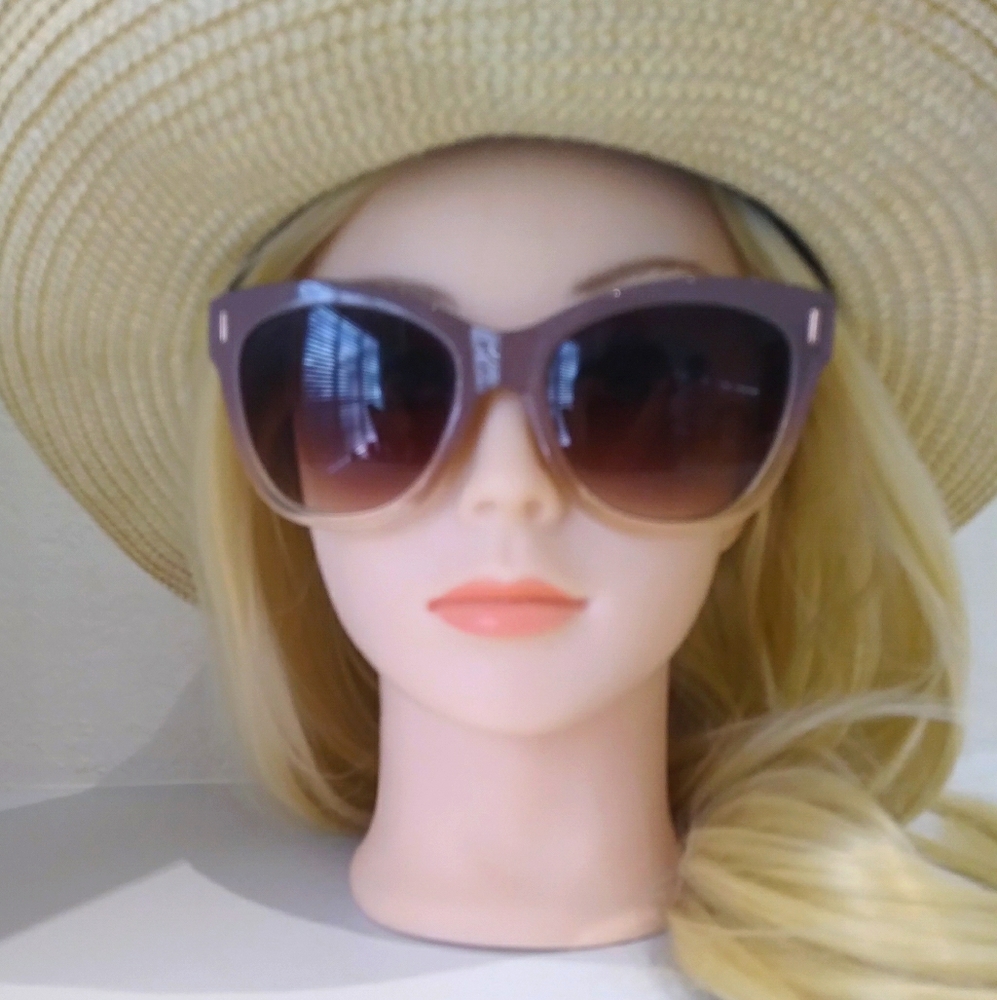 Sunglasses neutral brown plum sunglasses🥰🏝🏖
